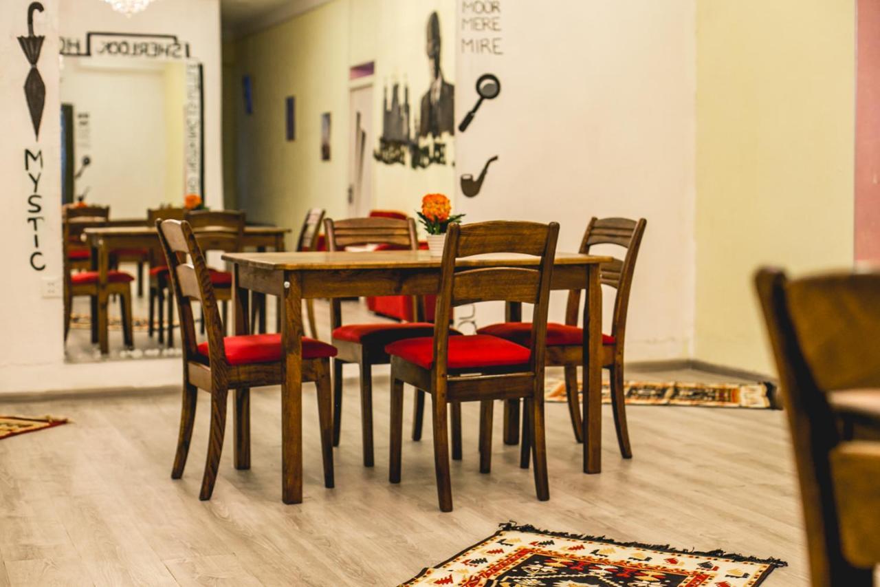 Sherlock Holmes Hostel Baku Luaran gambar